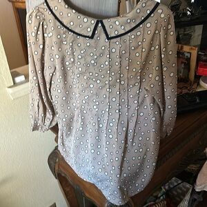 Pure sugar Baby doll style Taupe white and black blouse sz s